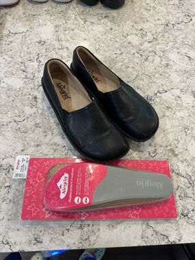 Alegria Debra Black Leather Nursing Shoes Clogs EU 39 US 9 + New Footbed